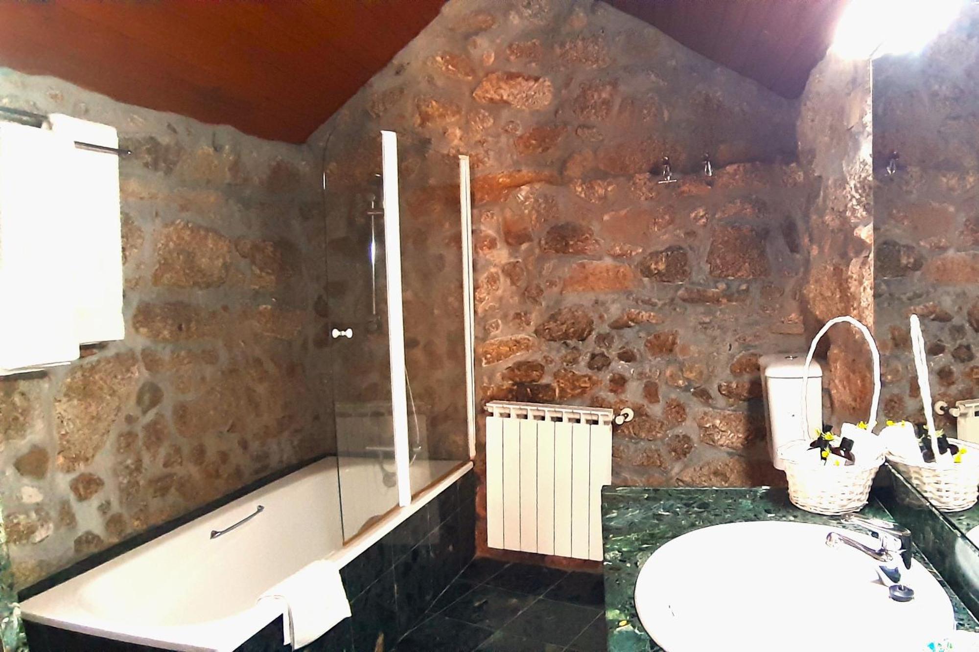 Dream Corner By Waterfalls, 20 Min To Oporto, By Porto With Love Lda Country house